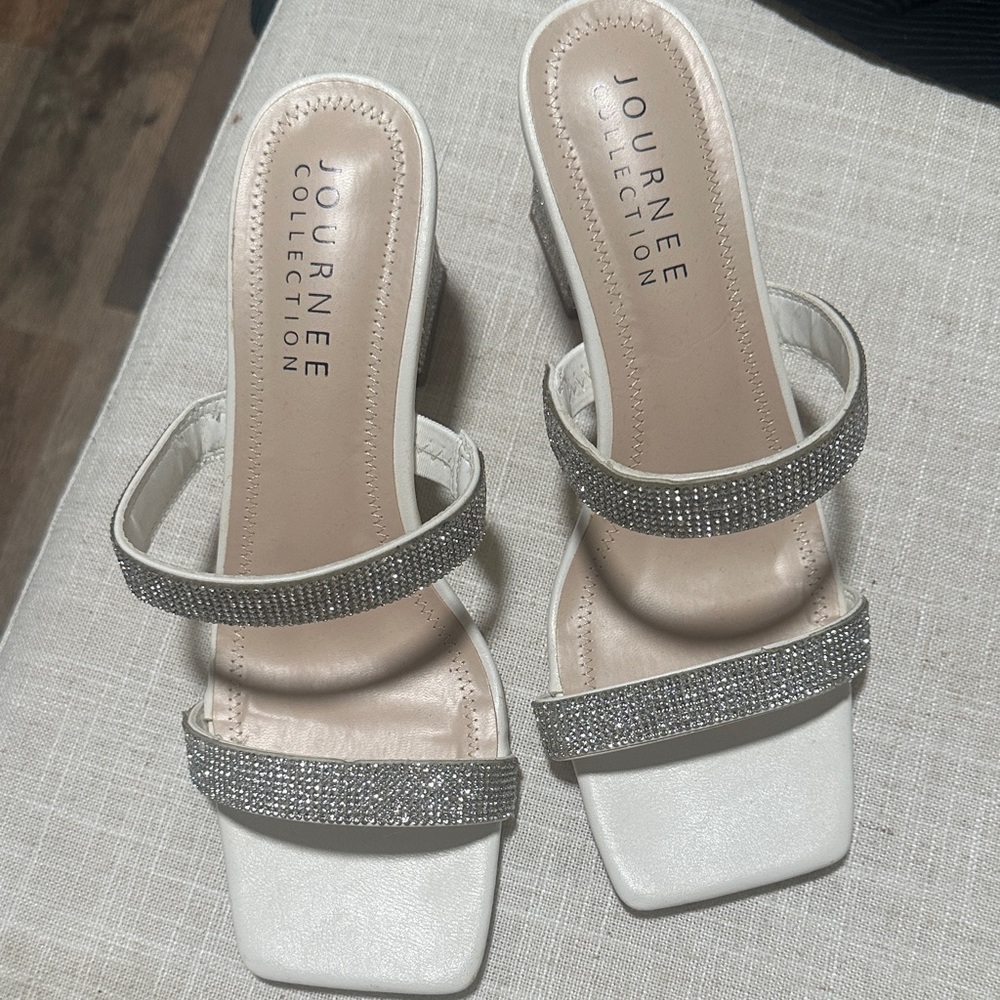 Journee Collection Women's heels